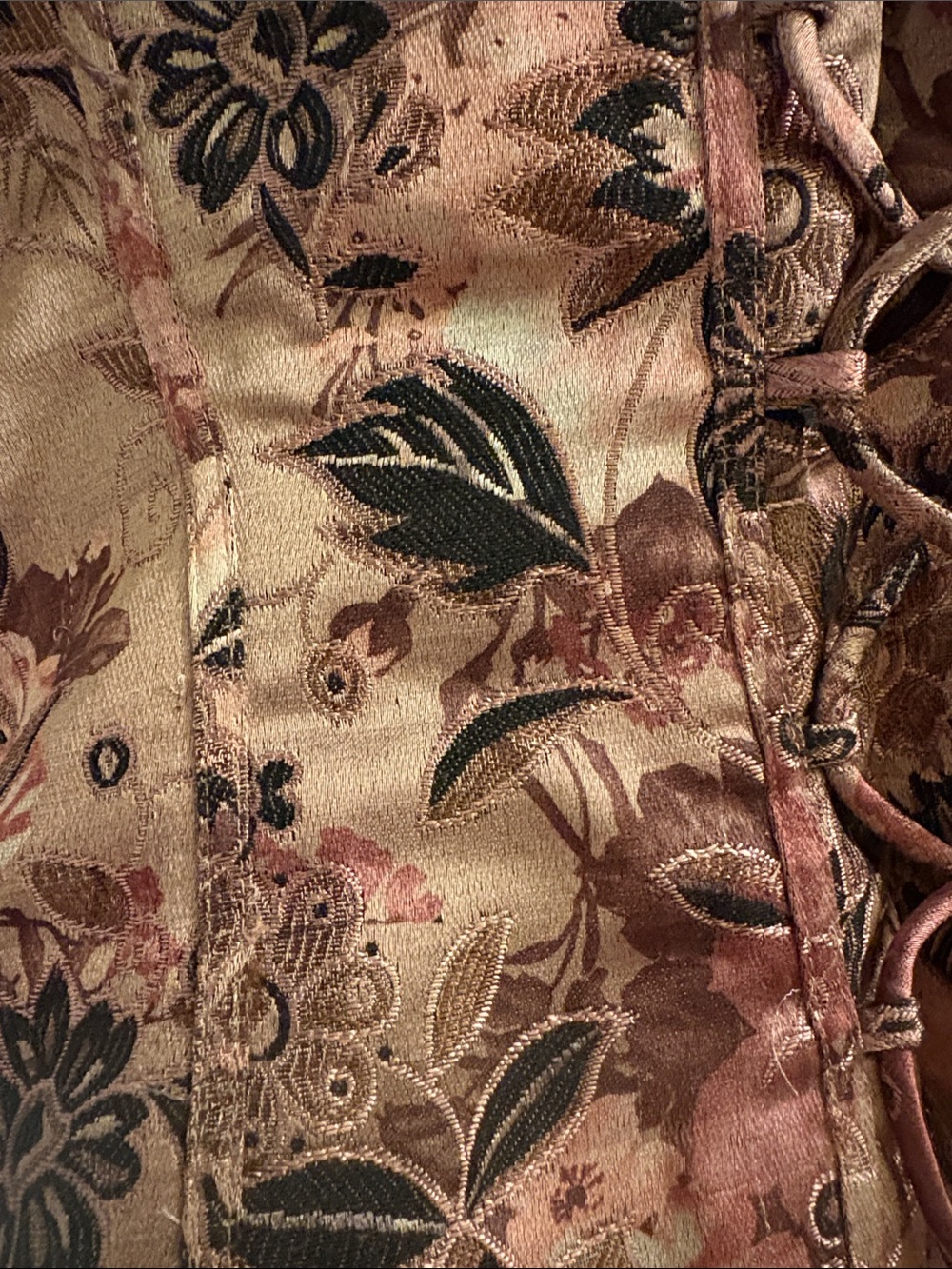 Bandolino Pink Floral Brocade Camisole with Black Accents - Picture 4 of 4